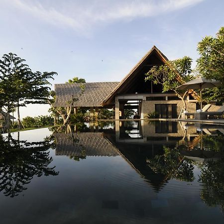 Jeda Villa Modern Stylish Luxury Villa เปมูเตรัน ภายนอก รูปภาพ