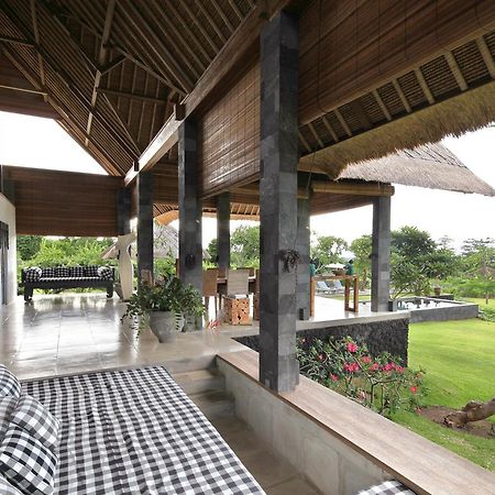 Jeda Villa Modern Stylish Luxury Villa เปมูเตรัน ภายนอก รูปภาพ