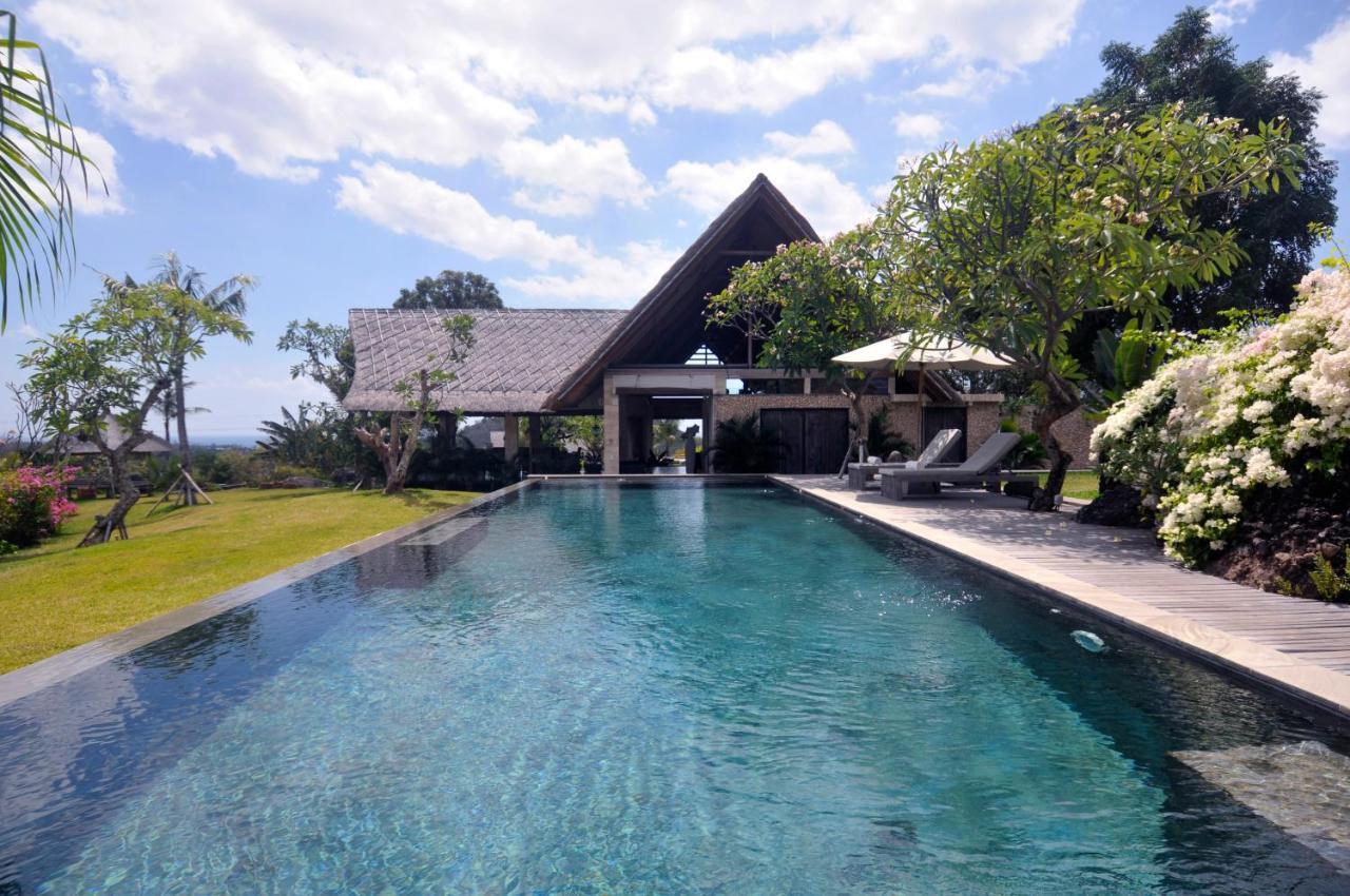 Jeda Villa Modern Stylish Luxury Villa เปมูเตรัน ภายนอก รูปภาพ