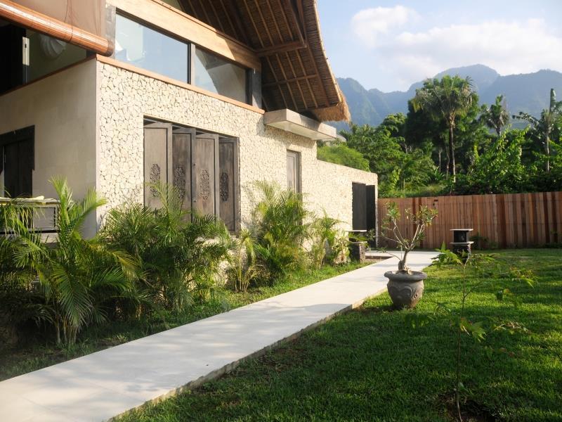 Jeda Villa Modern Stylish Luxury Villa เปมูเตรัน ภายนอก รูปภาพ