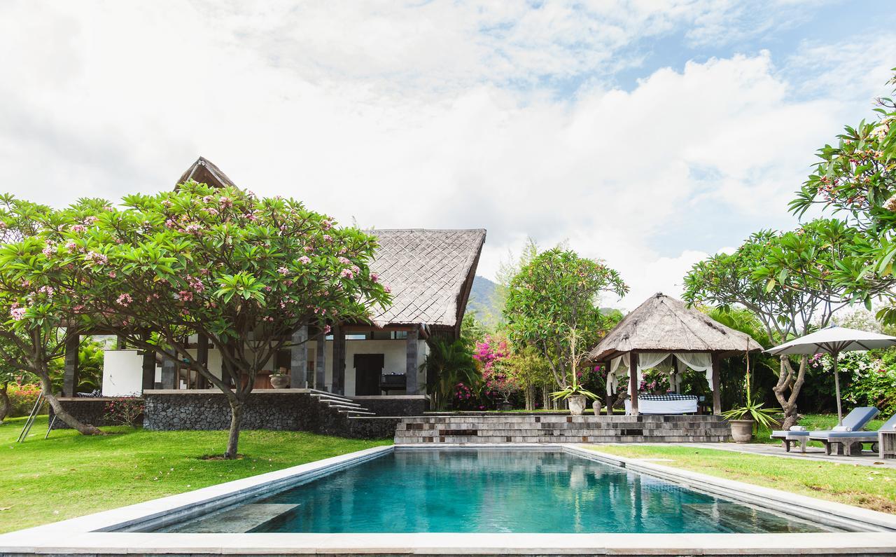 Jeda Villa Modern Stylish Luxury Villa เปมูเตรัน ภายนอก รูปภาพ