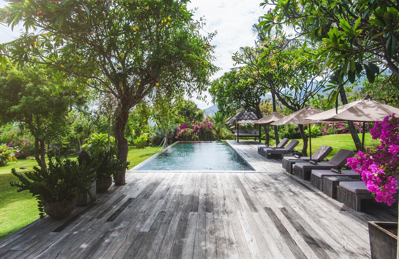 Jeda Villa Modern Stylish Luxury Villa เปมูเตรัน ภายนอก รูปภาพ