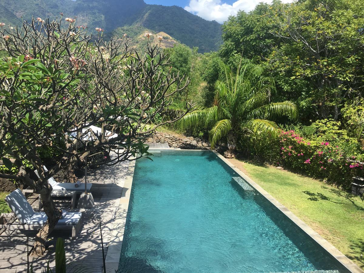 Jeda Villa Modern Stylish Luxury Villa เปมูเตรัน ภายนอก รูปภาพ