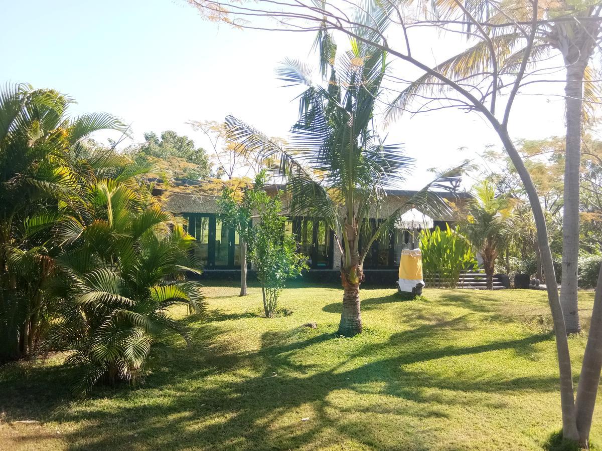 Jeda Villa Modern Stylish Luxury Villa เปมูเตรัน ภายนอก รูปภาพ